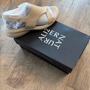 🆕 Naturalizer Lillian Open-Toe Sandals